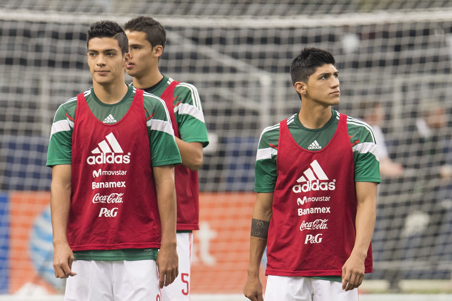 Alan Pulido negó haber criticado a Raúl Jiménez. (Foto: Mexsport)