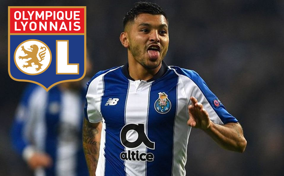 Tecatito Corona fue buscado por el Lyon de Francia en 2013 (FOTO: AFP)