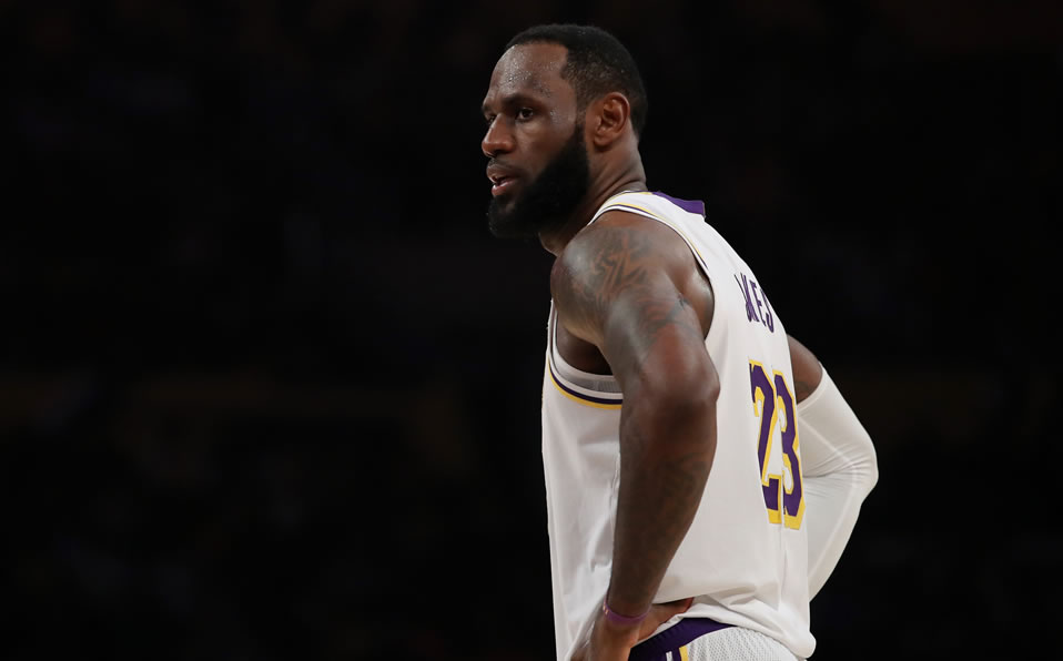 La falta de esposas o parejas podría ser un problema para la NBA. (AFP)