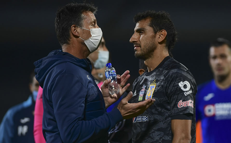 El uruguayo se encaró con jugadores de Tigres (MEXSPORT)
