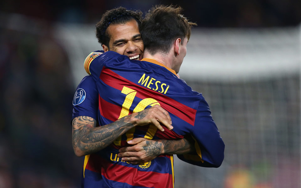 Dani Alves defiende de las críticas a Messi y manda mensaje al Barça (FOTO: AFP)