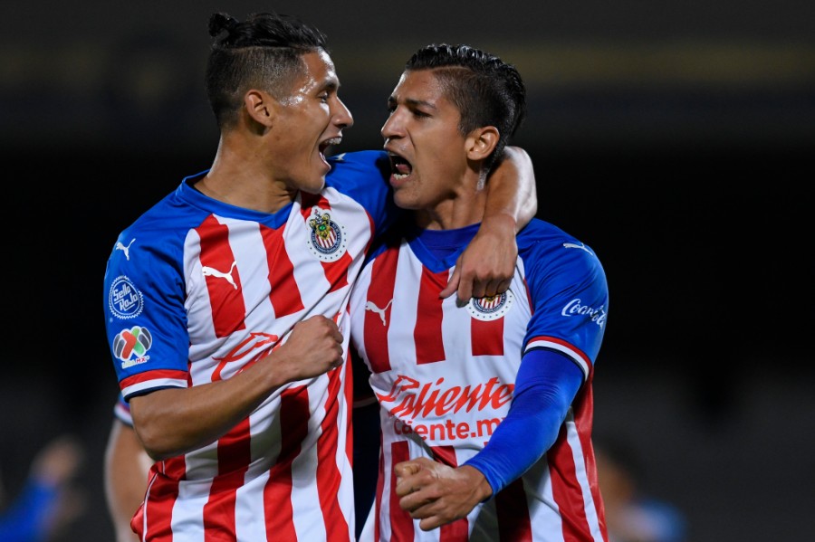 Ángel Zaldívar hizo el tercer tanto para Chivas en el Clásico. FOTO: Imago7.