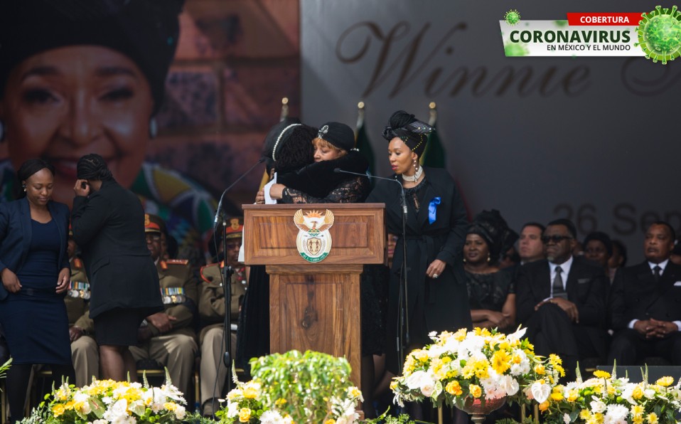 Servicios funerarios de Zindzi Mandela, hija de Nelson Mandela, tras fallecer por coronavirus. Foto: AFP