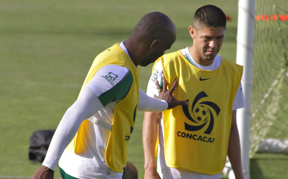 Felipe Baloy y Oribe Peralta cuando jugaron para Santos. (Foto: Imago7)