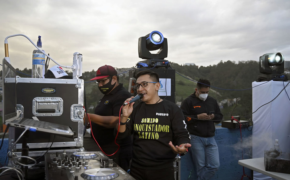 "Tenemos 20 años de esto de 'Sonido Conquistador Latino' y tuvimos que adaptar una nueva forma", explica Roberto.(AFP)