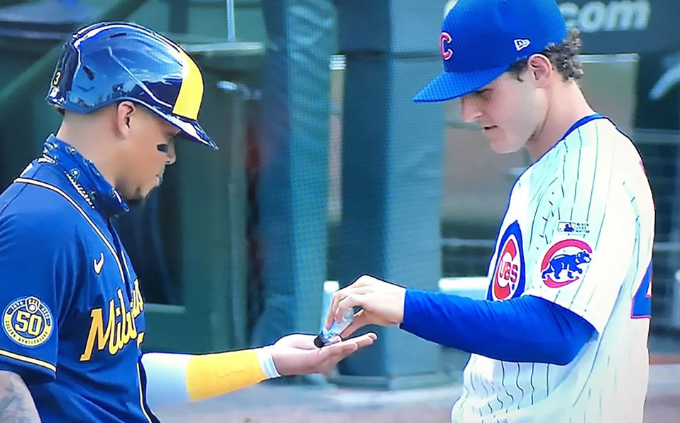 El infielder se protegió en el campo (Captura de video)