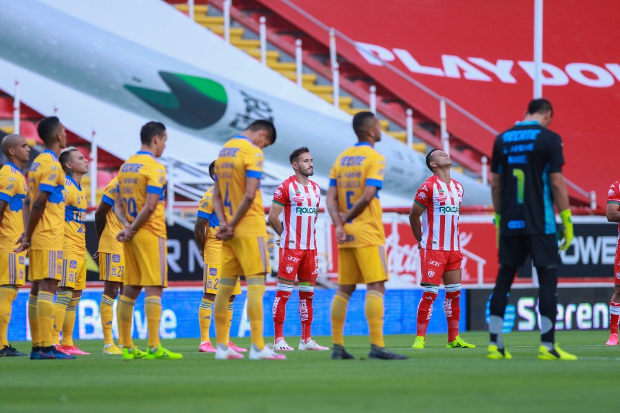 Rayados y felinos dieron muestra de su solidaridad. FOTO: Imago7.
