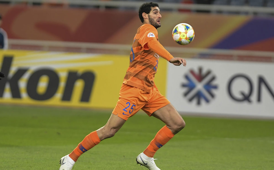 El belga se lució con tres goles de cabeza (AFP)