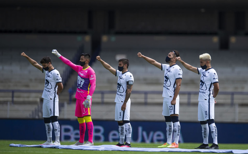Los jugadores de Pumas previo al juego. (Foto: Mexsport)