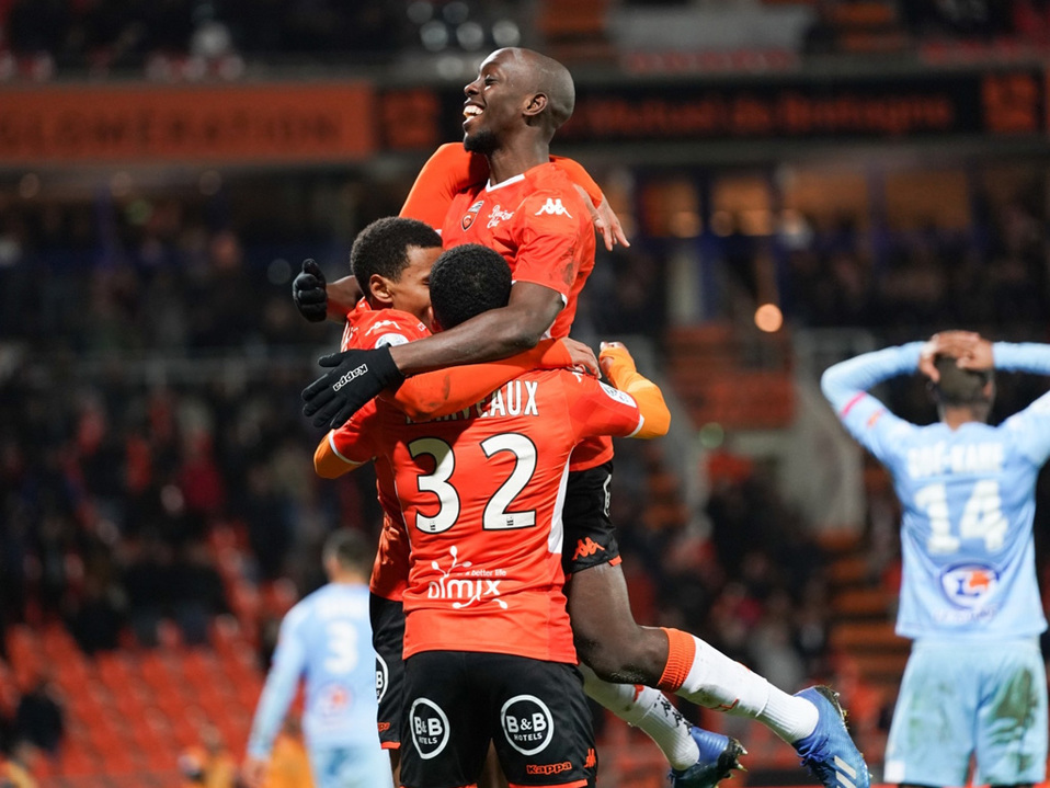El Lorient, cuna de Gignac, ascendió junto al Lens (AFP)