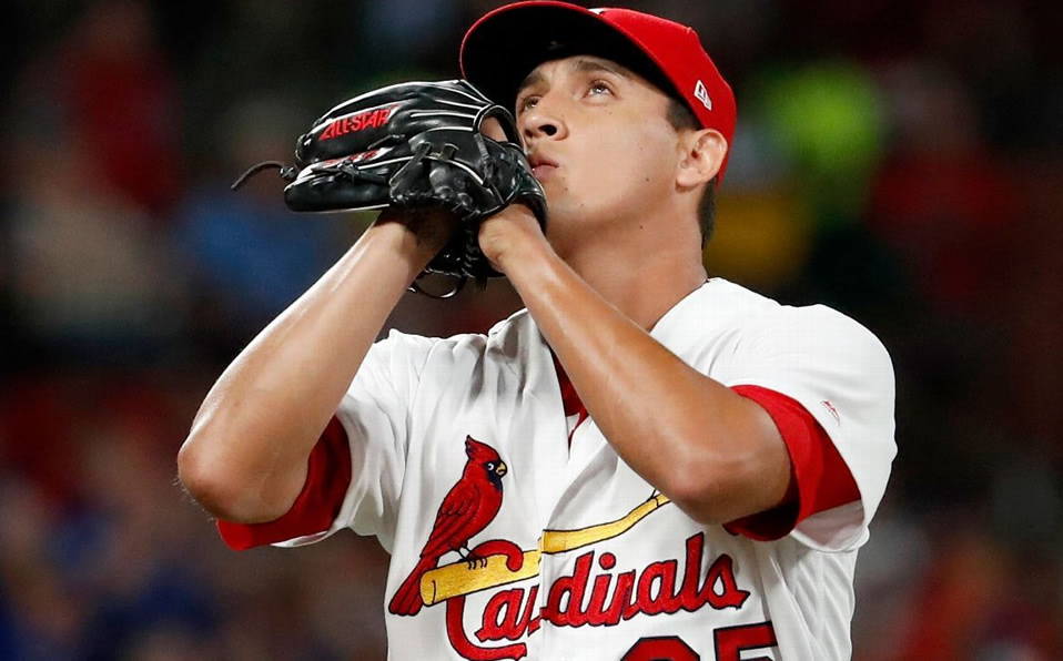 Giovanny Gallegos de regreso con los Cardenales