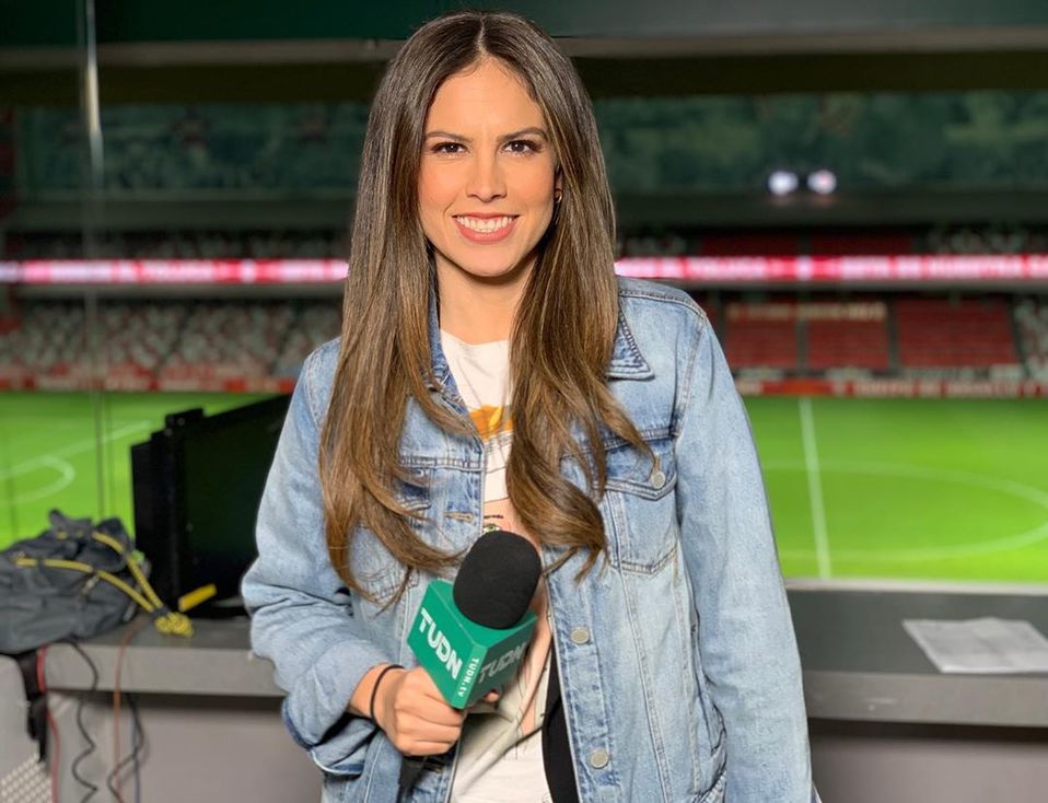 Ana Caty Hernández ha destacado como reportera de cancha y da seguimiento a la Selección Mexicana.