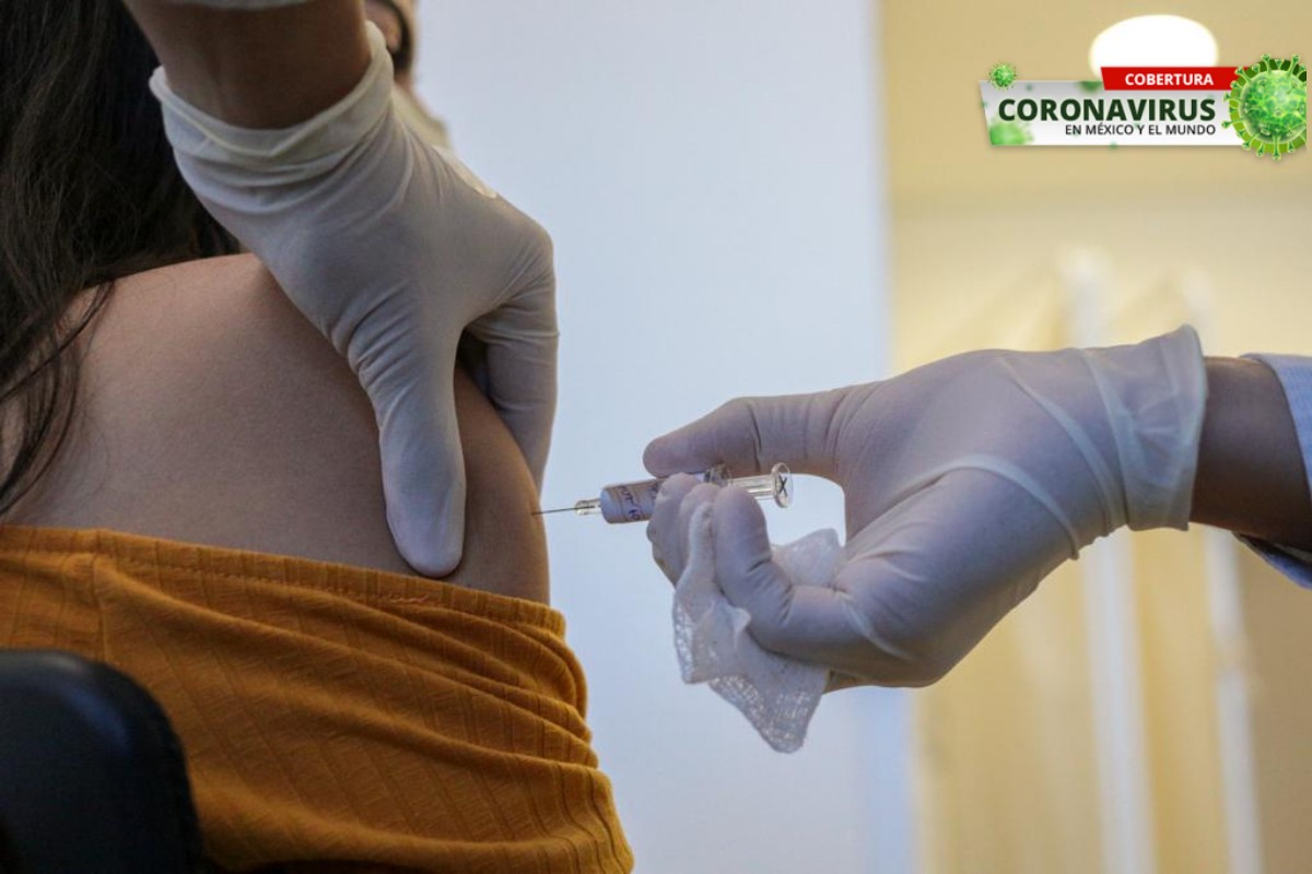 Las farmacéuticas siguen en busca de la cura contra la covid-19. FOTO: AFP.