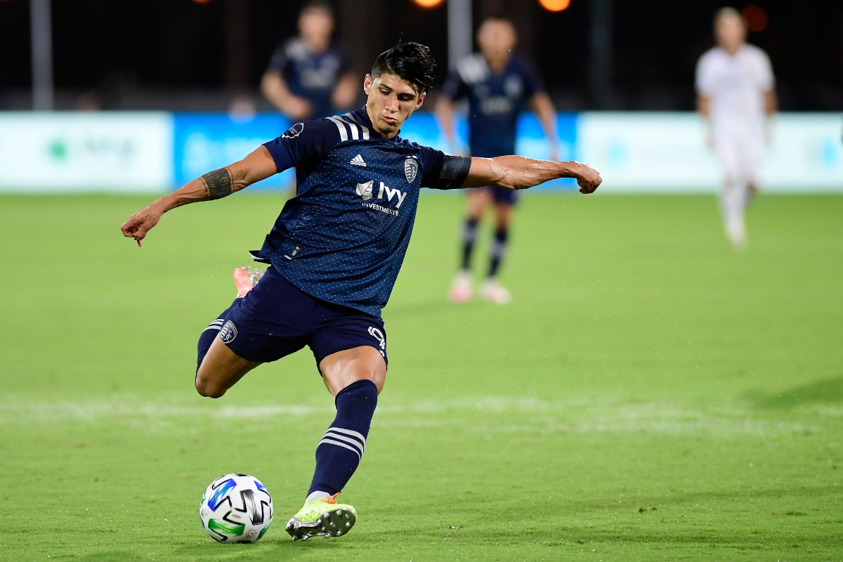 El mexicano lleva cuatro goles desde que llegó a la MLS. FOTO: AFP.