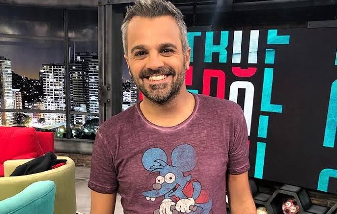 Agustín Fantasía, conductor del programa argentino que se burló del futbol mexicano, manda importante mensaje