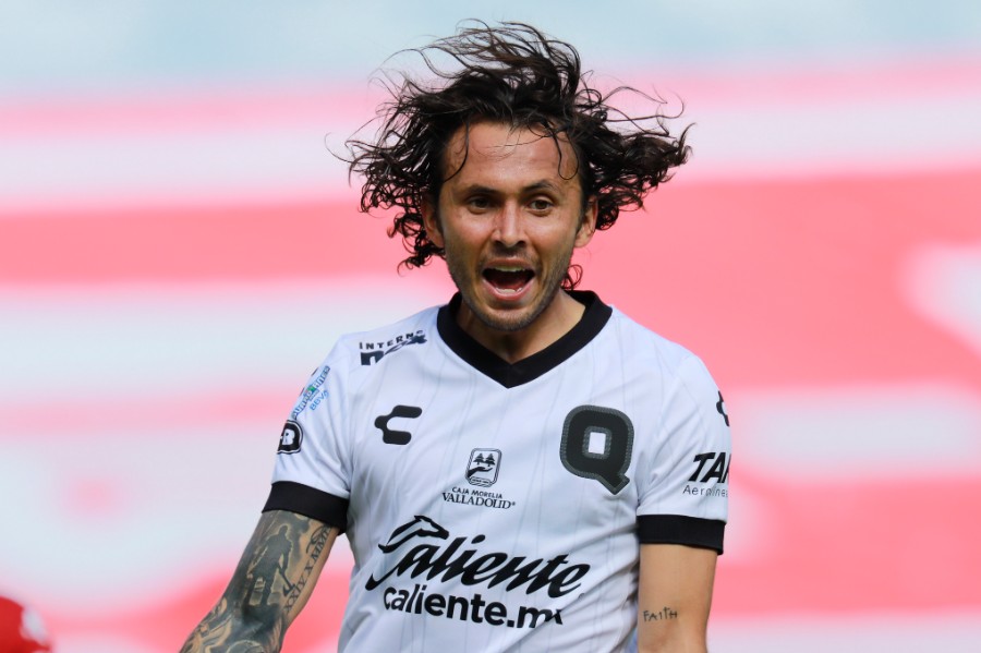 Omar Arellano falló dos claras de gol para Gallos. FOTO: Imago7.