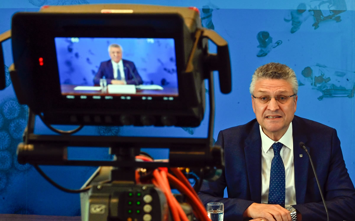 Las clases a través de los canales de televisión abierta llegarán a 30 millones de estudiantes. (Foto: AFP)