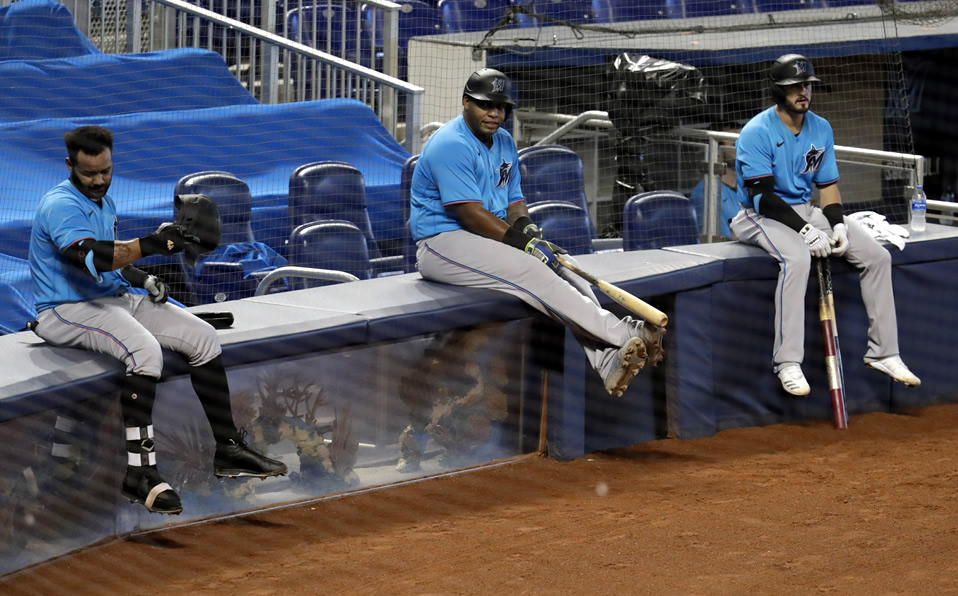 Los Marlins tuvieron 16 casos positivos en jugadores. (Foto: AP)