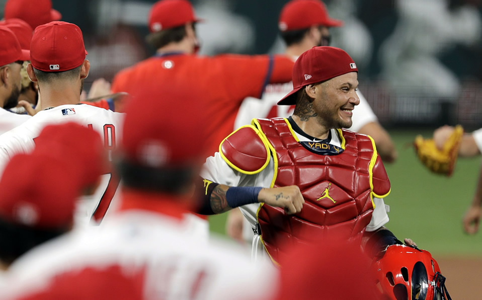 De los que dieron positivo, está el catcher Yadier Molina. (Foto: AP)