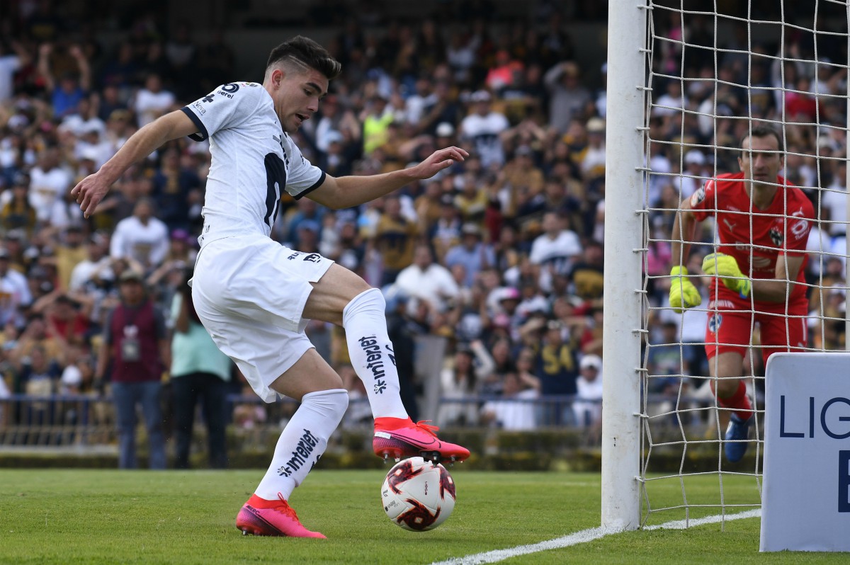 Johan Vázquez, defensa central de Pumas (Foto: Imago7)