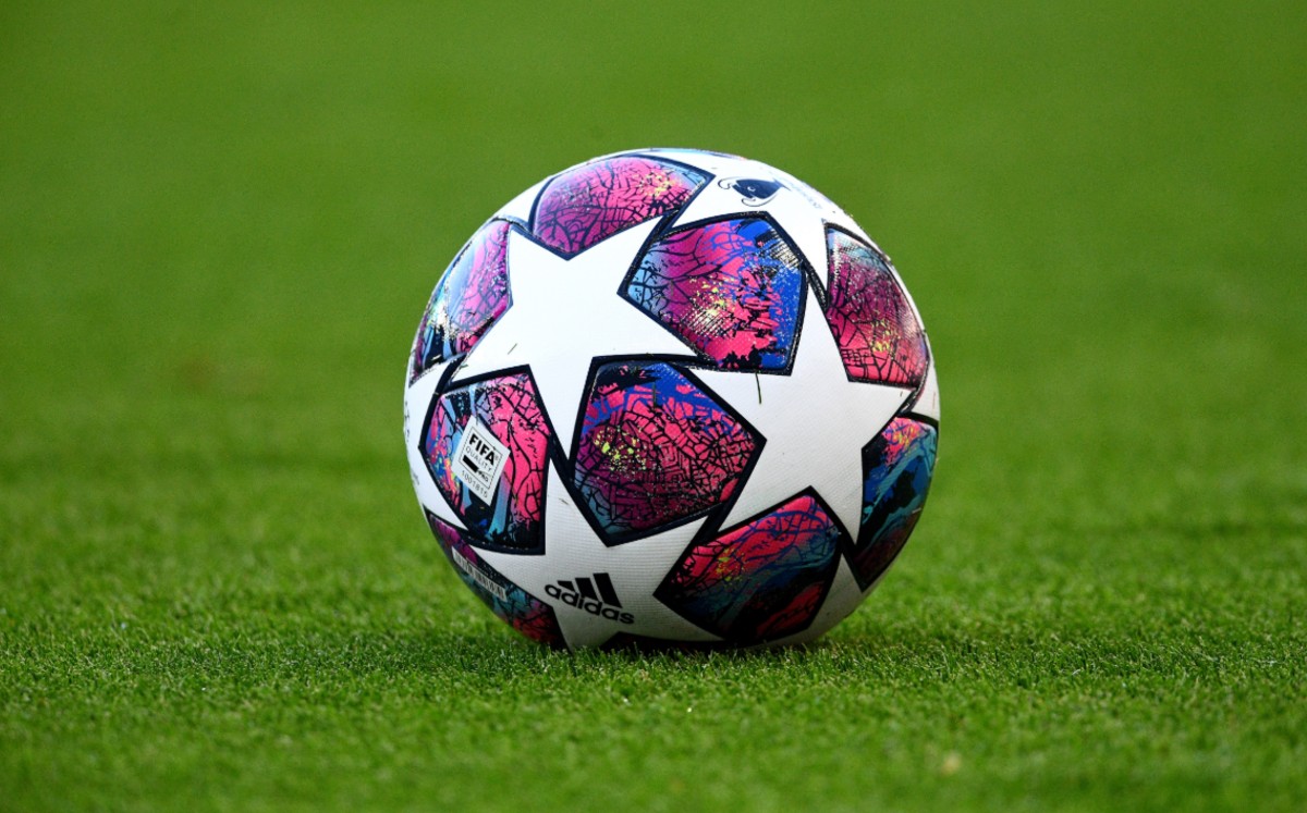 El balón de la Champions vuelve a rodar tras 149 días parado. Foto: AFP