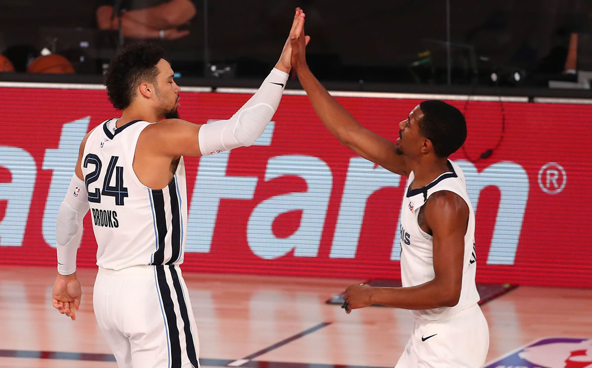 Los Grizzlies cortaron una racha de derrotas (AFP)