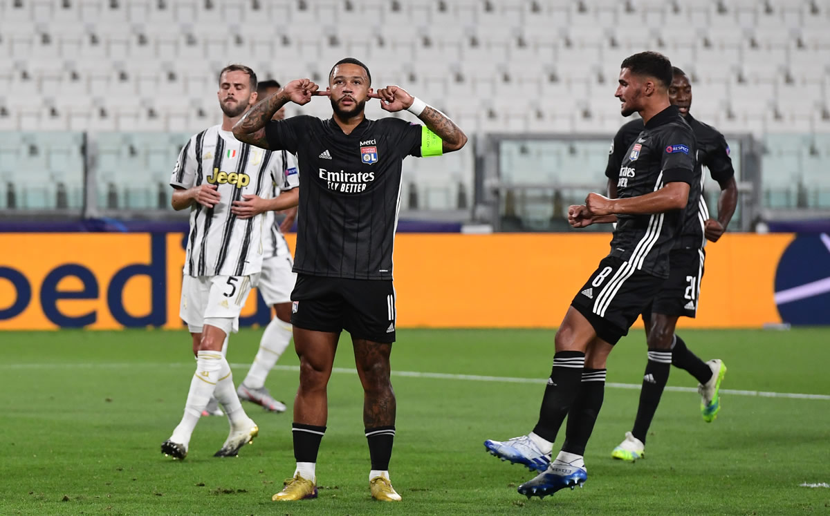 Dapay celebra uno de los goles del Lyon frente a la Juve. (Foto: AFP)
