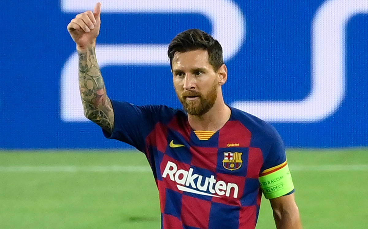 Messi practicó sin problemas con el Barcelona tras el golpe ante el Napoli. Foto: AFP