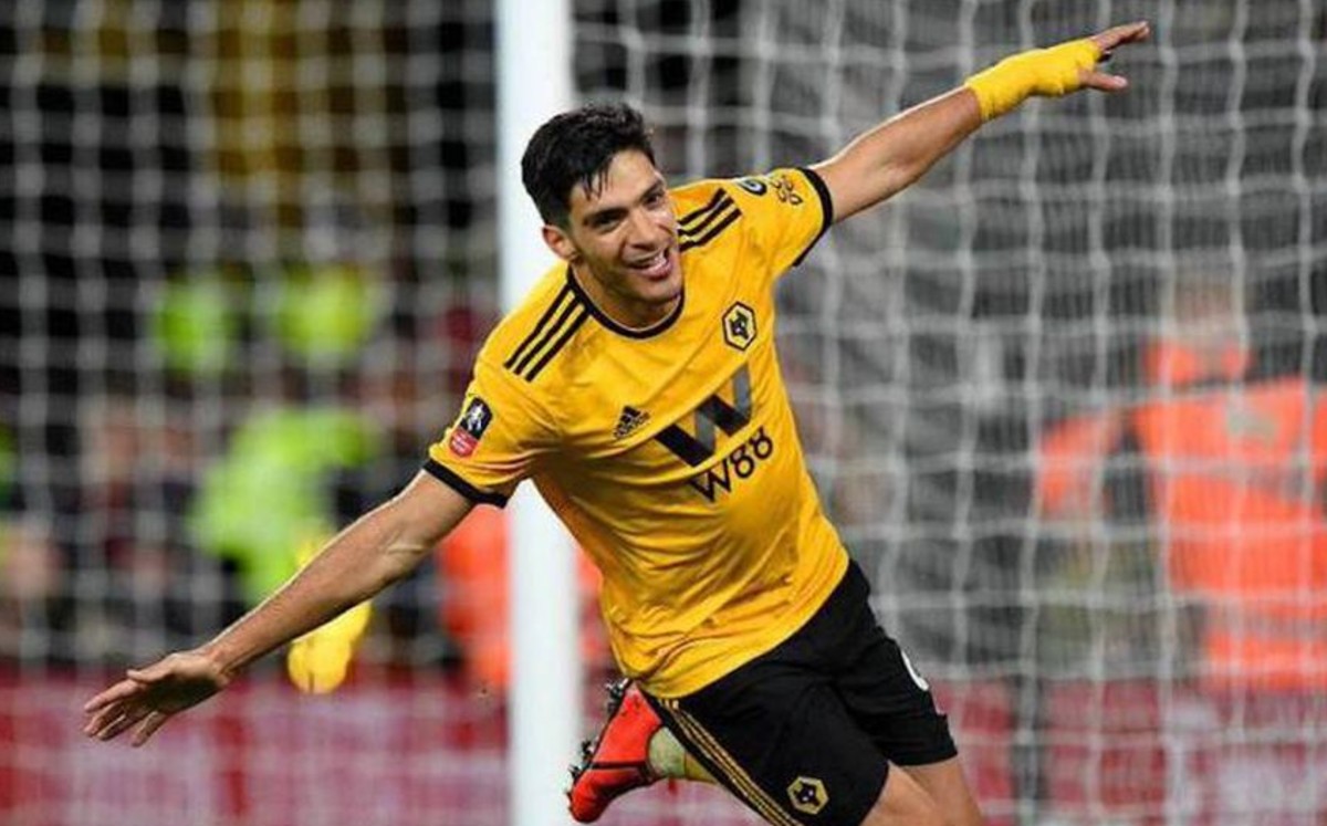 Raúl Jiménez y los Wolves ante una gran oportunidad. Foto: AFP