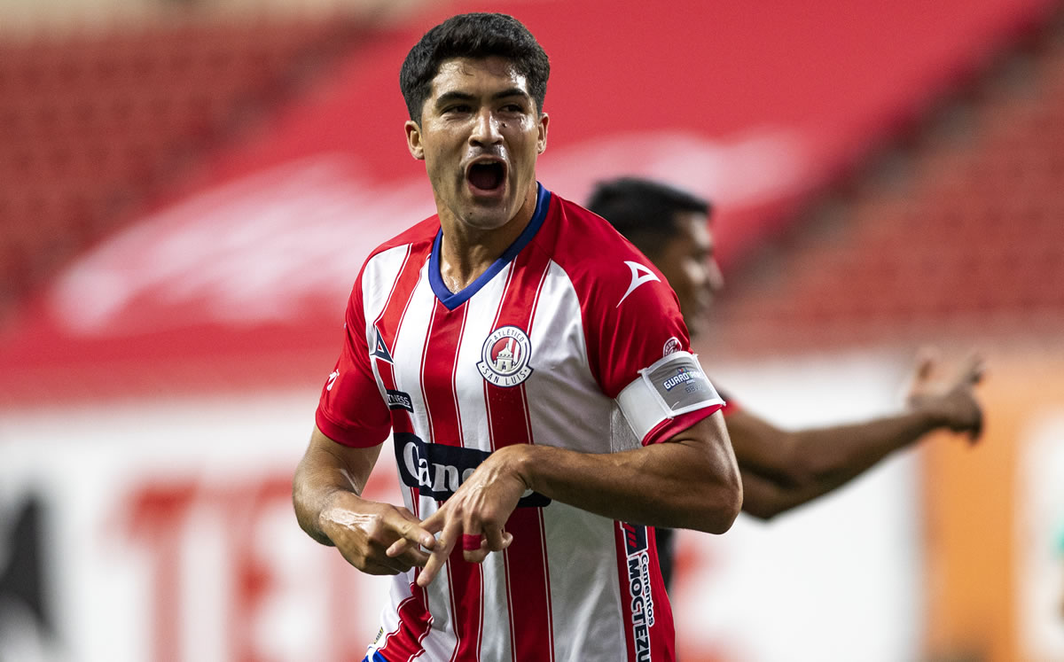 Nicolás Ibáñez abrió el marcador con un golazo. (Foto: Imago7)