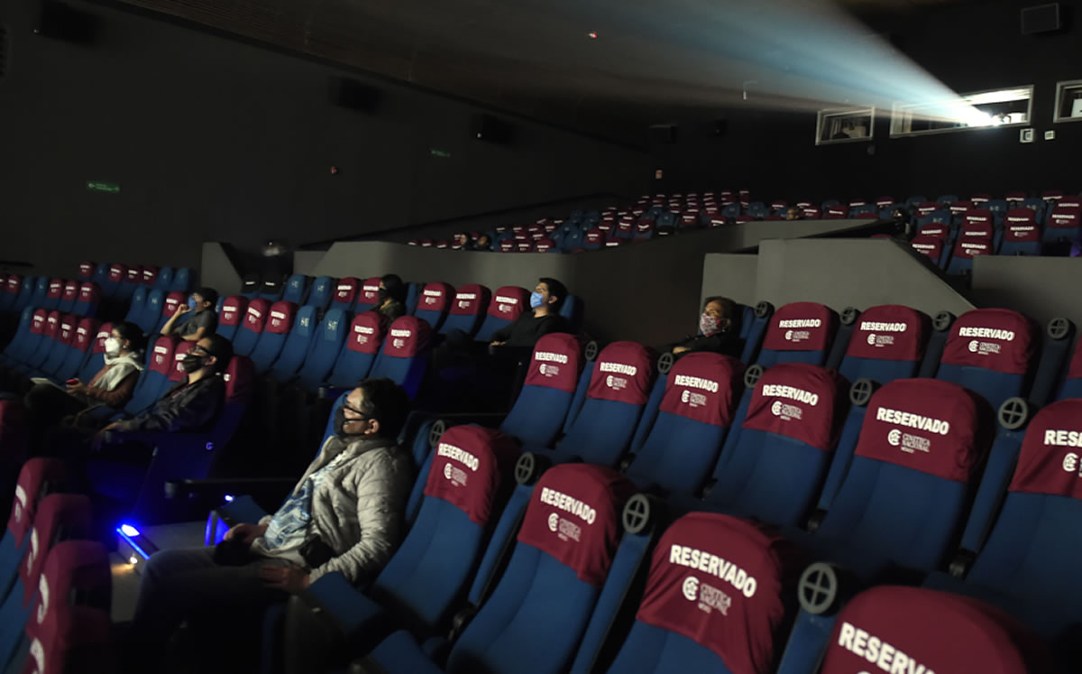 Así como los cines, el museo Soumaya protege sus obras del virus con nebulizaciones en frío. (AFP)
