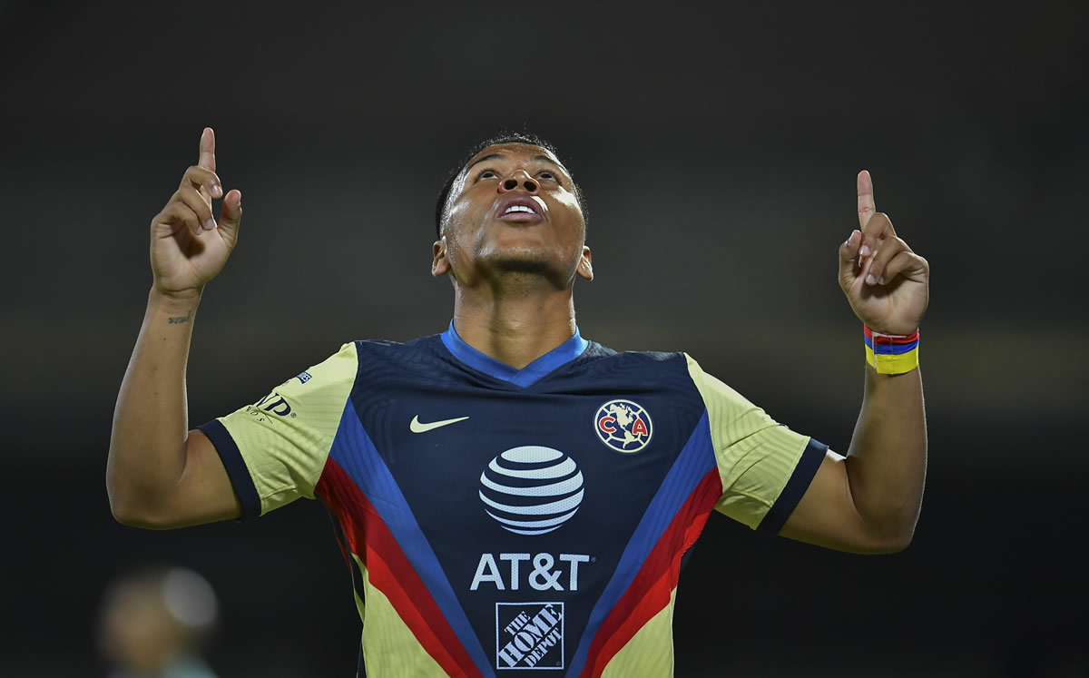 Así celebró Roger Martínez su gol frente a Santos. (Foto: Mexsport)