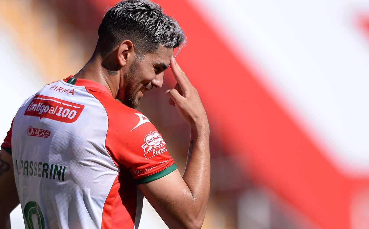 Lucas Passerini celebra el gol que le dio al Necaxa el triunfo sobre Mazatlán. (Foto: Mexsport)