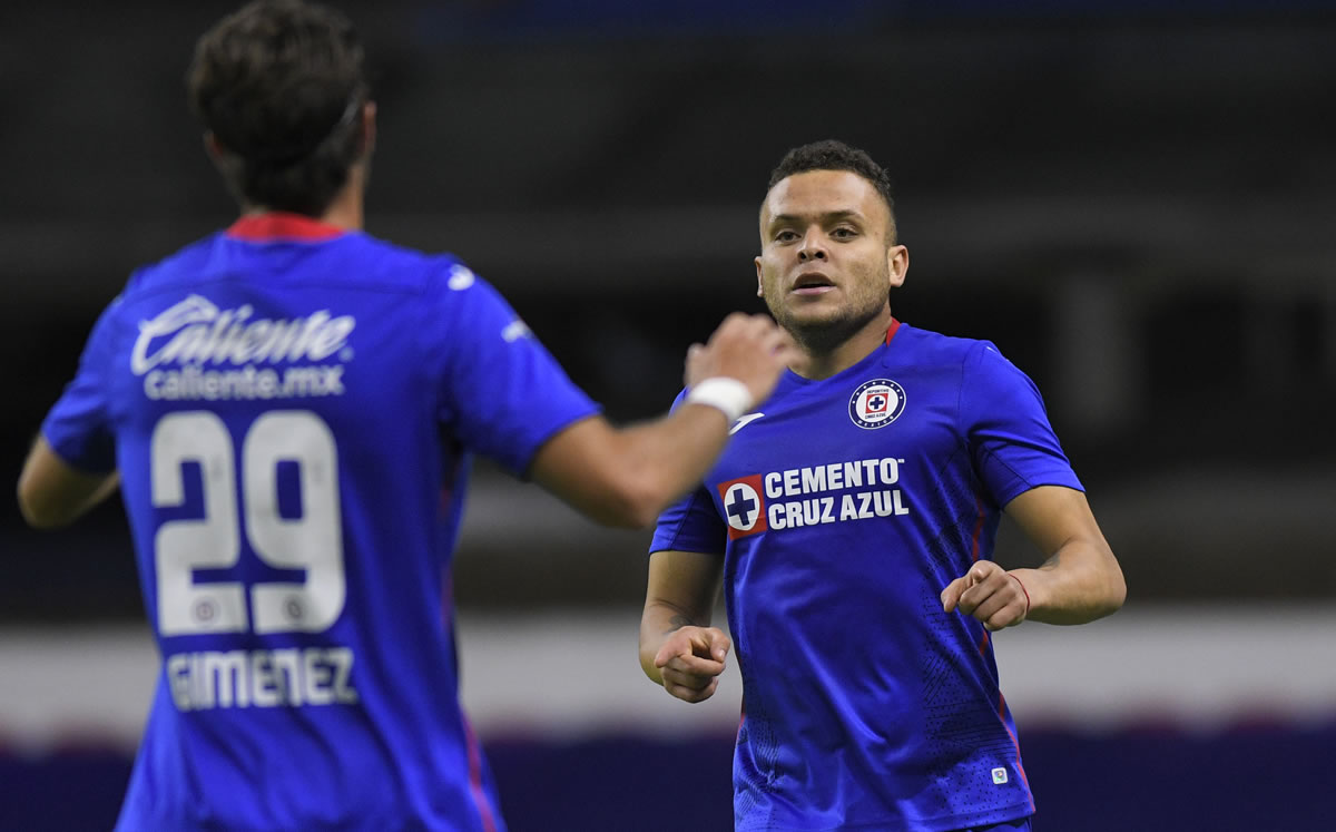 Santi Giménez y Jonathan Rodríguez sentenciaron el juego (Imago7)