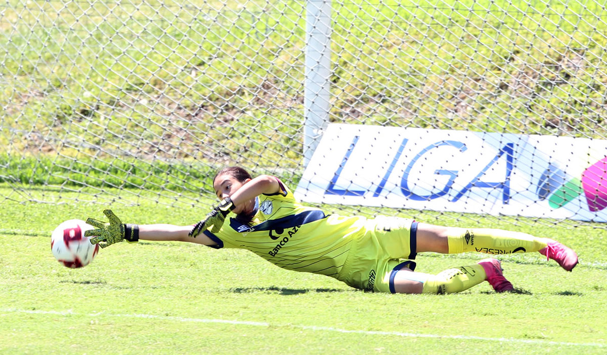 Harumi Cornejo en el partido Monterrey-Puebla de la Liga MX Femenil. (Imago7)