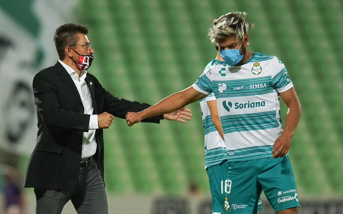 Rubén Duarte estuvo en el banquillo del Atlas. (Foto: Imago7)