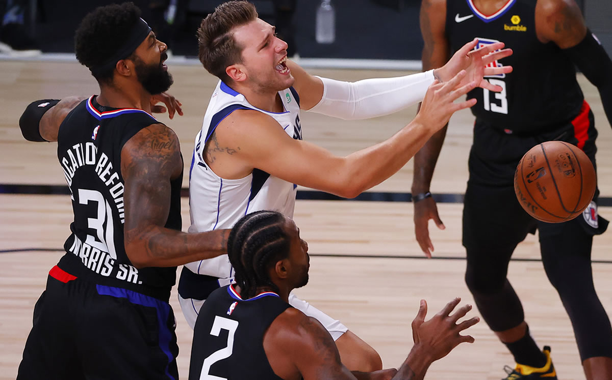 Doncic tuvo una noche estelar pero no bastó para los Mavs (AFP)