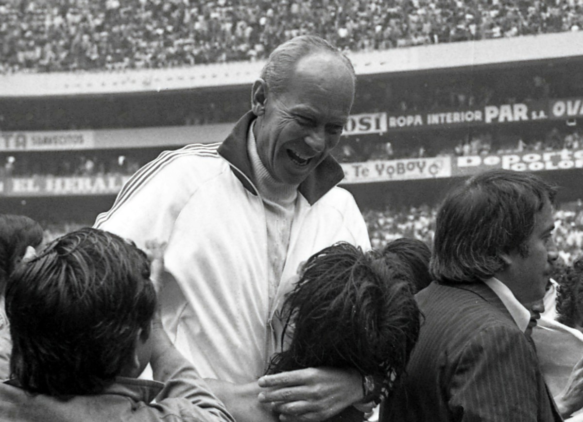 Jorge Marik | Mediocampista | El húngaro llegó a retirarse con el equipo, pero además de ser campeón, ayudó a estar invicto en 19 partidos.  (Foto: Me