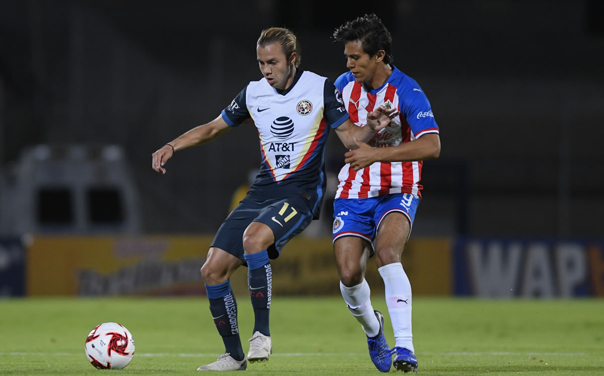 José Juan Macías y Sebastián Córdova gustan a Míchel. (Foto: Imago7)