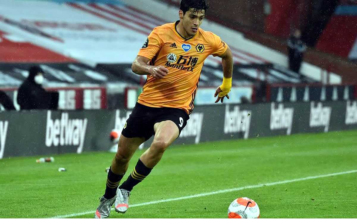 Raúl Jiménez es objetivo de la Juventus. (Foto: AFP)