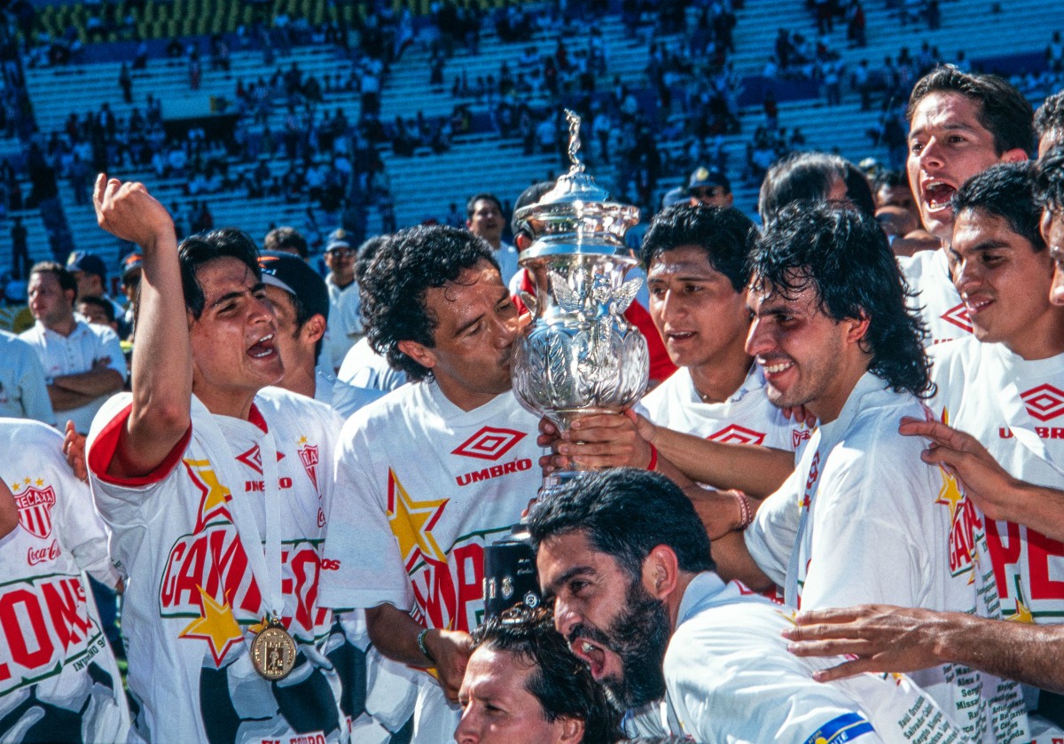 Octavio Becerril | Defensa | Tricampeón no consecutivo con el club, además de ser clave para un Campeón de Campeones.