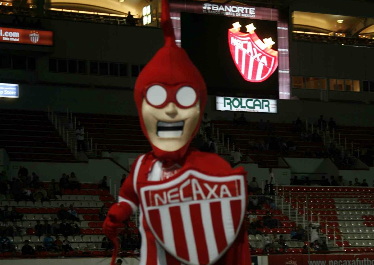 Pichojos Pérez | Mediocampista | Formó parte de los llamados “11 hermanos” que maravillaron en la década de los 30.