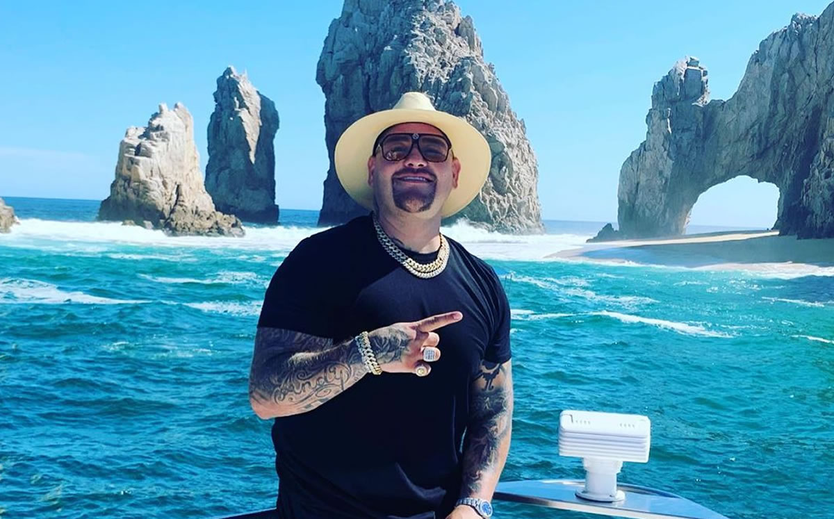 Andy en un paseo en lancha al arco. (andy_destroyer13)