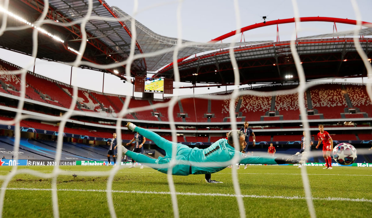 El espectacular lance de Keylor Navas en la Final de la Champions. (AFP)