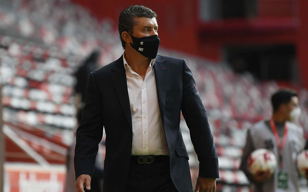 José Manuel de la Torre celebró que su equipo siga ganando. (Foto: Imago7)