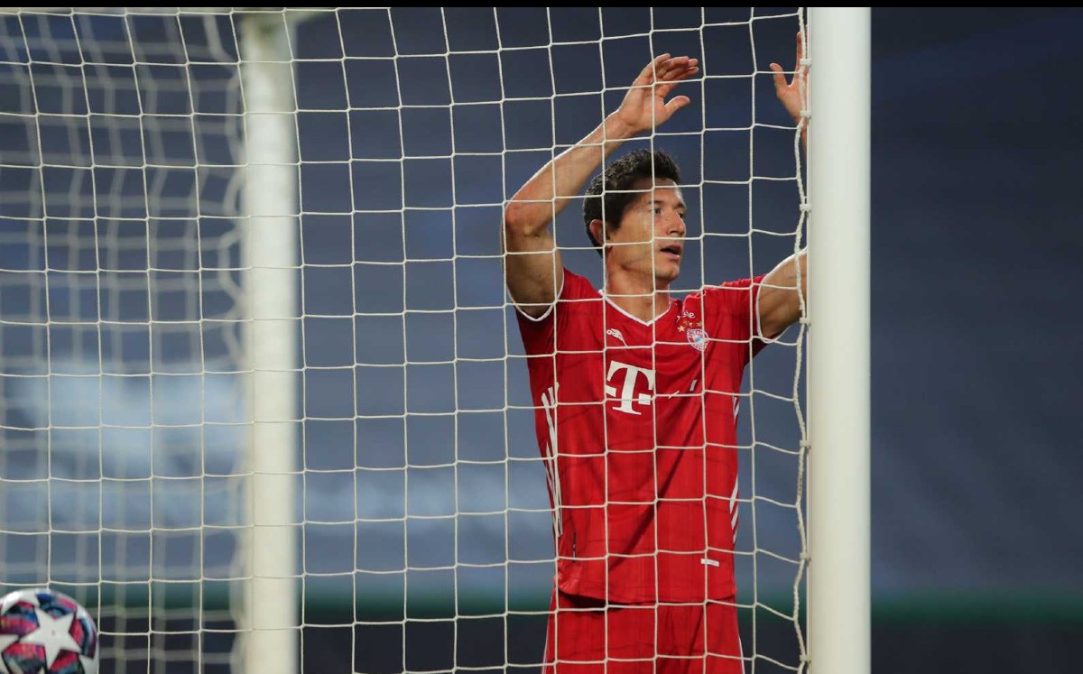 Lewandowski no puso anotar en la Final de la Champions ante el PSG. FOTO: AFP.