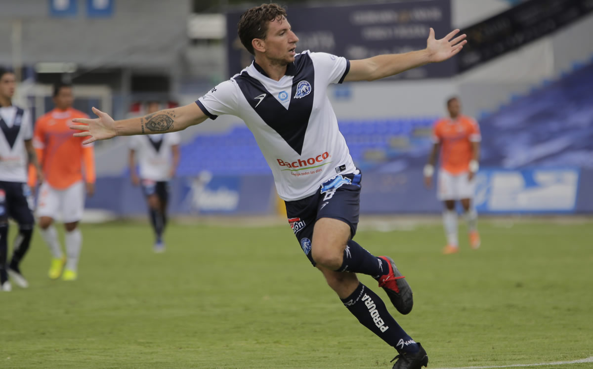 Juan Miguel celebra el gol del triunfo. (Foto: Imago7)