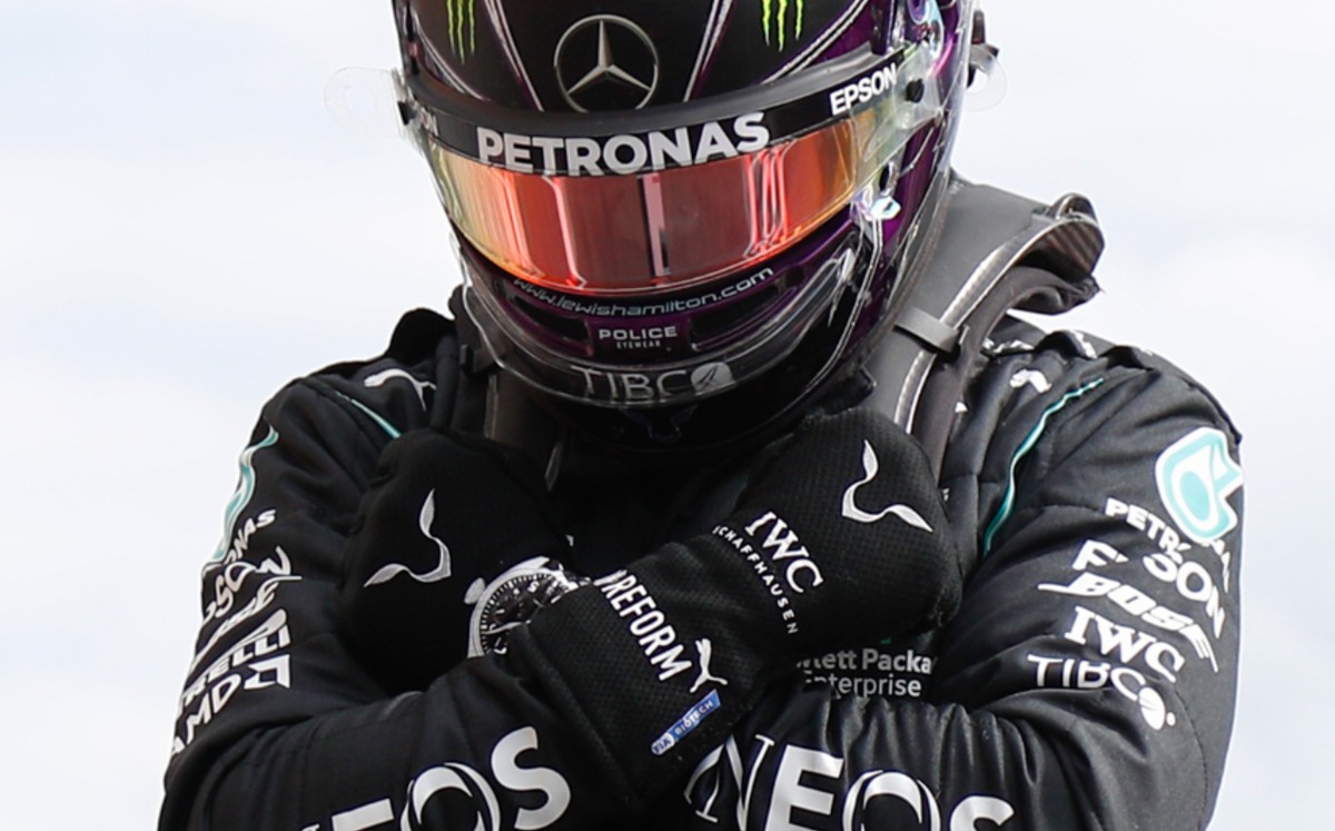 Lewis Hamilton homenajeó así al actor Chadwick Boseman, quien falleció por cáncer. Foto AFP