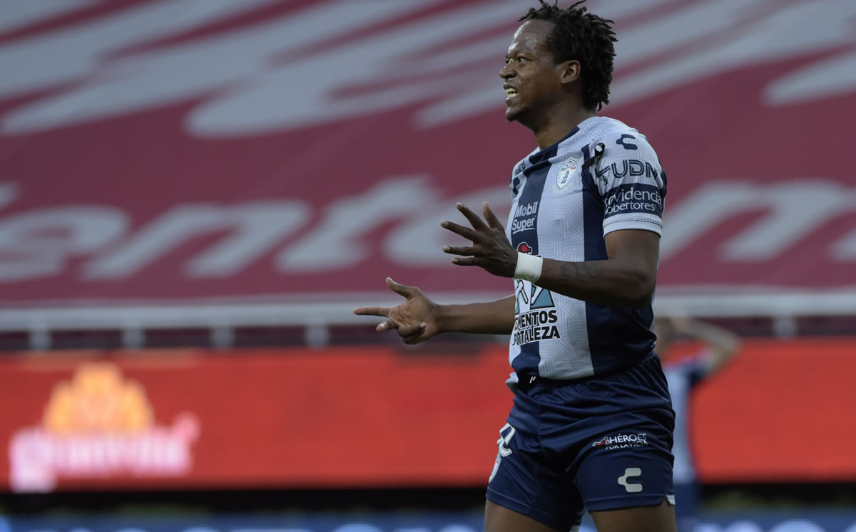 Romario Ibarra lució desesperado (Imago7)