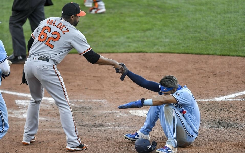 Valdez se acreditó el triunfo tras un espectacular out en home. (Foto: AP)
